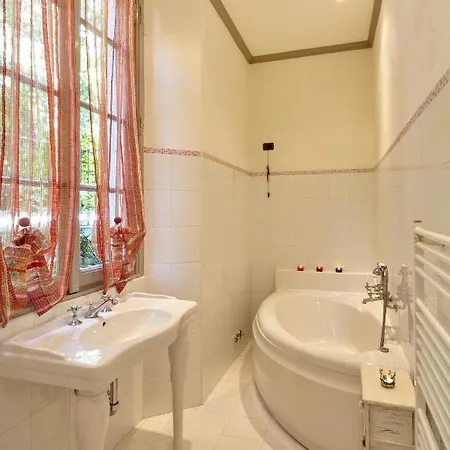 Sleeps 11 With Pool Air Con And Wifi Βίλα Laglio